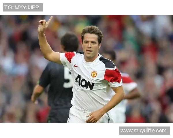 足球明星魅力瞬间尽在眼前精彩封面展示足球场上的传奇人物风采 足球明星魅力瞬间尽在眼前精彩封面展示足球场上的传奇人物风采